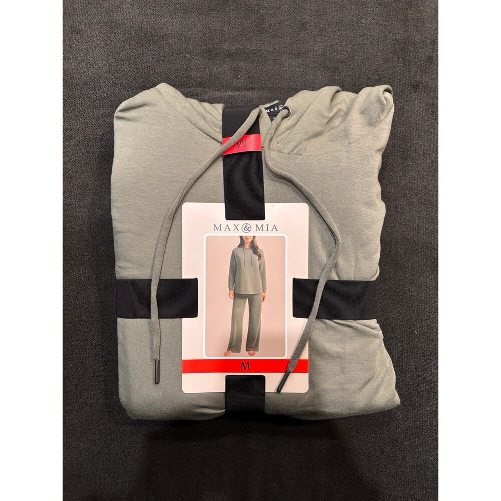 Max and Mia 2 piece lounge set dark sage size medium. NWT